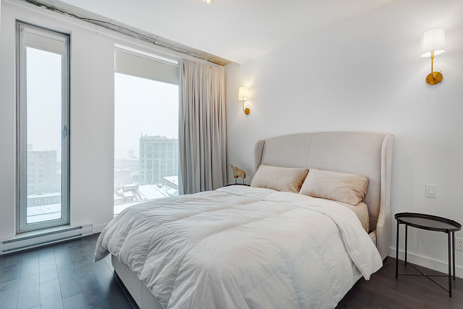 Le 1103 — Soaring ceilings